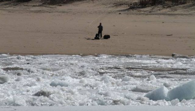 Служба спасения: в зонах затопления находится большое количество охотников на машинах