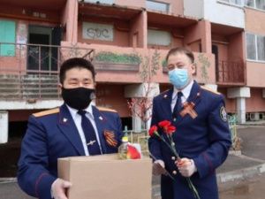 В рамках акции «Без внимания не останутся» сотрудники регионального СКР оказали адресную помощь ветеранам и труженикам тыла