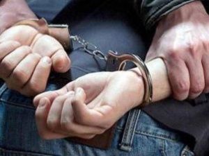 В Якутске мужчина избил сотрудника ДПС, остановившего его за переход дороги в неположенном месте