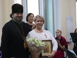 Афанасий Ноев поздравил Наталью Базалеву с 65-летним юбилеем 