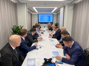 Первый вице-премьер Якутии Джулустан Борисов провел совещание по вопросу строительства морского порта Найба с руководством ГК «Росатом»