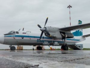 Самолет Ан-26 «Атмосфера» выполняет работы по снижению класса пожароопасности