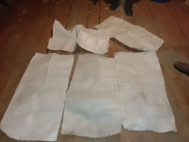 В Хангаласском улусе животновод украл 27 мешков комбикорма и раздал родственникам