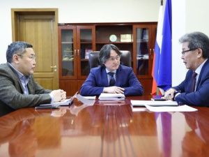 Джулустан Борисов встретился с исполнительным директором Северного форума Владимиром Васильевым