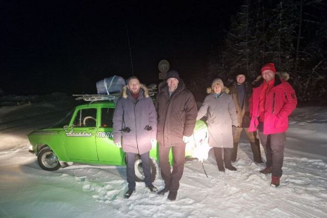 Известные блогеры путешествуют по Якутии на стареньком «Москвиче»