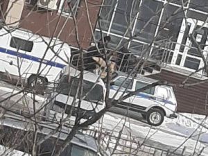 В Якутске мужчина погиб при падении с десятого этажа