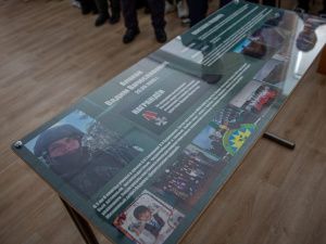 В школе №20 Якутска установили Парту Героя