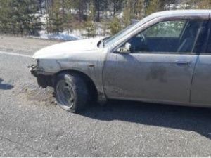 В Якутии водитель, пытаясь скрыться от преследования наряда ДПС, врезался в патрульный автомобиль