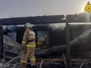 В Якутске из-за короткого замыкания электроприбора произошел пожар в частном доме