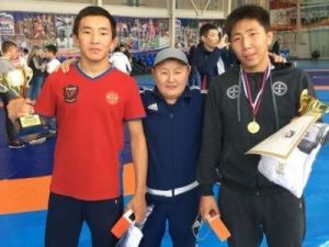 Якутские борцы завоевали три золотые медали в Благовещенске