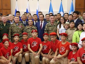 В Якутске состоялось чествование Героев России Филиппа Евсеева и Алексея Неустроева