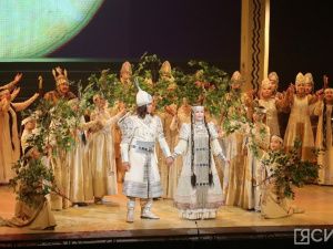 Объединение поколений и крепкая любовь: иностранцы рассказали о спектакле «Ньургун Боотур»