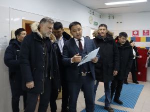 Кирилл Бычков осмотрел ход ремонтных работ в спортивных объектах Якутска