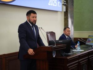 В Якутске сегодня прошло торжественное мероприятие, посвящённое Дню работников дорожного хозяйства и Дню работников автомобильного и городского пассажирского транспорта