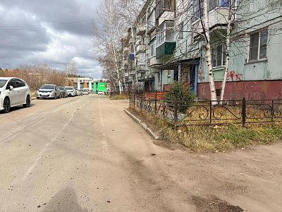 В Нерюнгри применили инновационное решение: тротуар для горожан…нарисовали