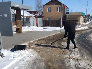 В Якутске усилена работа по откачке талых вод с городских улиц