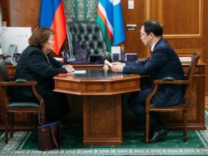 Айсен Николаев встретился с председателем Союза писателей Якутии Натальей Харлампьевой