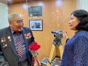 В Якутском музее имени Ярославского открылась выставка, посвященная 85-летию Николая Сантаева