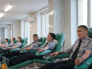 Сотрудники отдела по конвоированию приняли участие в добровольческой акции по сдаче крови 