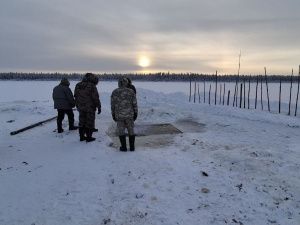 Тело мужчины подняли из проруби водолазы Службы спасения Якутии