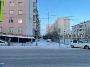 В Якутске неустановленный водитель совершил наезд на 10-летнего мальчика