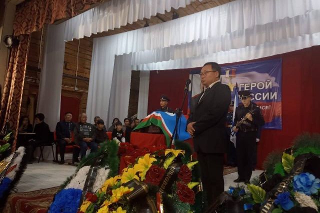 В Сунтарском районе похоронили Героя России Дмитрия Егорова