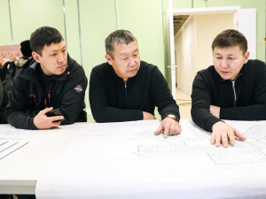 Дмитрий Садовников проверил ход строительства социальных объектов Якутска и его пригородов