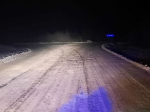 Два пассажирских автобуса съехали в кювет по пути из Усть-Неры в Магадан