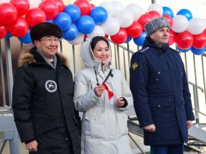 В Якутии в поселке Нижний Бестях вручили ключи от квартир детям-сиротам