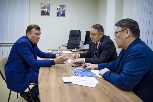 Председатель Якутской гордумы встретился с руководителем филиала госфонда «Защитники Отечества»