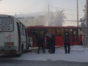 В Якутске столкнулись два пассажирских автобуса