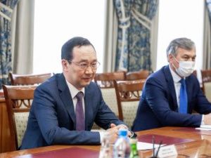 Глава Якутии встретился с командующим Восточным округом войск Национальной гвардии РФ Юрием Яшиным