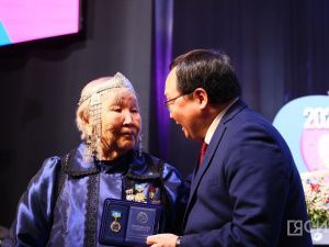 Самым активным семьям Якутии вручили награды на завершающем мероприятии Года семьи