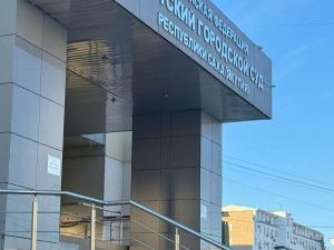 Судебные приставы оказали помощь посетителю суда