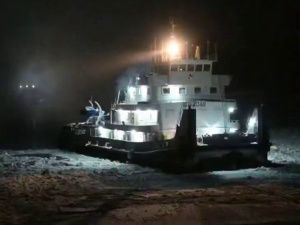 Грузовые перевозки на переправе Жатай-Техтюр планируют выполнять до открытия ледовых переправ