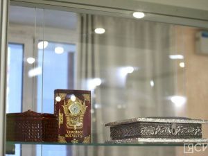 В Якутске открылась выставка украшений народов республики