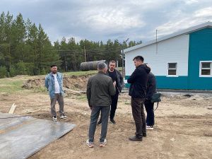 Заместитель главы Якутска Антон Алексеенко проверил ход благоустройства объектов и капремонта школ