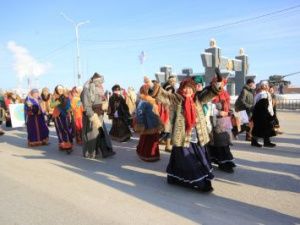 Народные мастера прошествовали по улицам Якутска