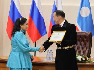 В Якутии хранителям традиционной культуры вручены стипендии главы республики