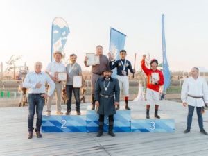 Определен победитель конных скачек на призы главы Якутска на Ысыахе Туймаады