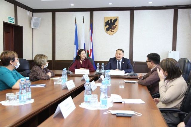 Альберт Семенов встретился с депутатами Верхоянского улуса