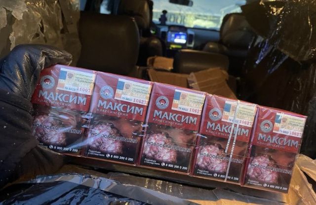 Житель Якутска пытался сбыть крупную партию нелегальной табачной продукции