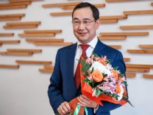 Айсен Николаев поздравляет с Международным женским днем