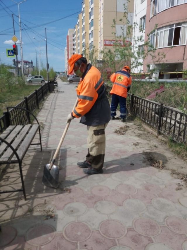 Плановая уборка пыли и ямочный ремонт улиц в Якутске на 25 мая