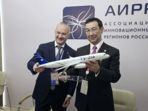 ПМЭФ-2026: Правительство Якутии и ОАК подписали соглашение о намерениях на поставку самолетов SJ-100 и Ту-214
