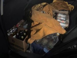 В Якутске полицейские выявили бутлегера, продававшего алкоголь из своей машины