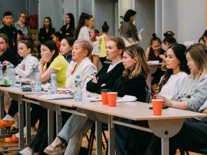 В Якутске Ксения Дудкина провела первую тренировку сезона по художественной гимнастике