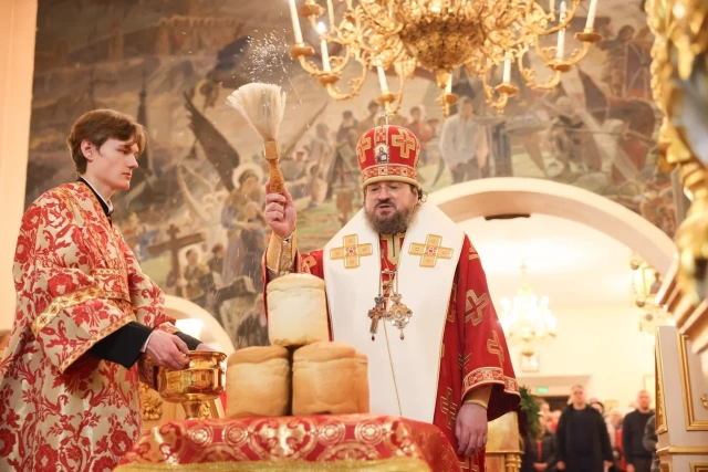 Во всех храмах Якутии состоялись праздничные пасхальные богослужения