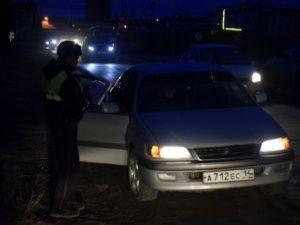 «Нелегальный таксист»: в Якутске проверяют соблюдение правил пассажирских перевозок