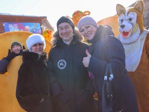 Глава Якутии посетил праздник «Широкая Масленица»